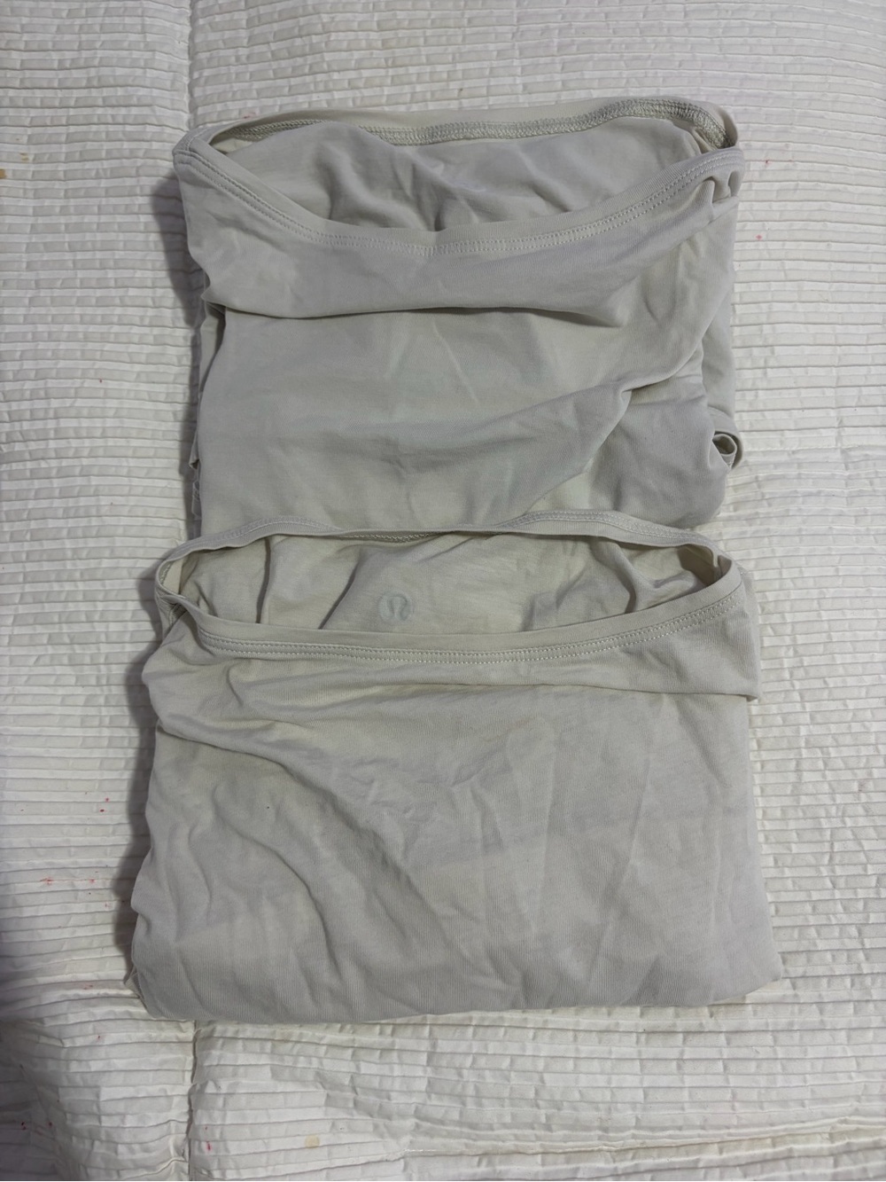 TWO lululemon athletica Light Gray Short Sleeve Tee